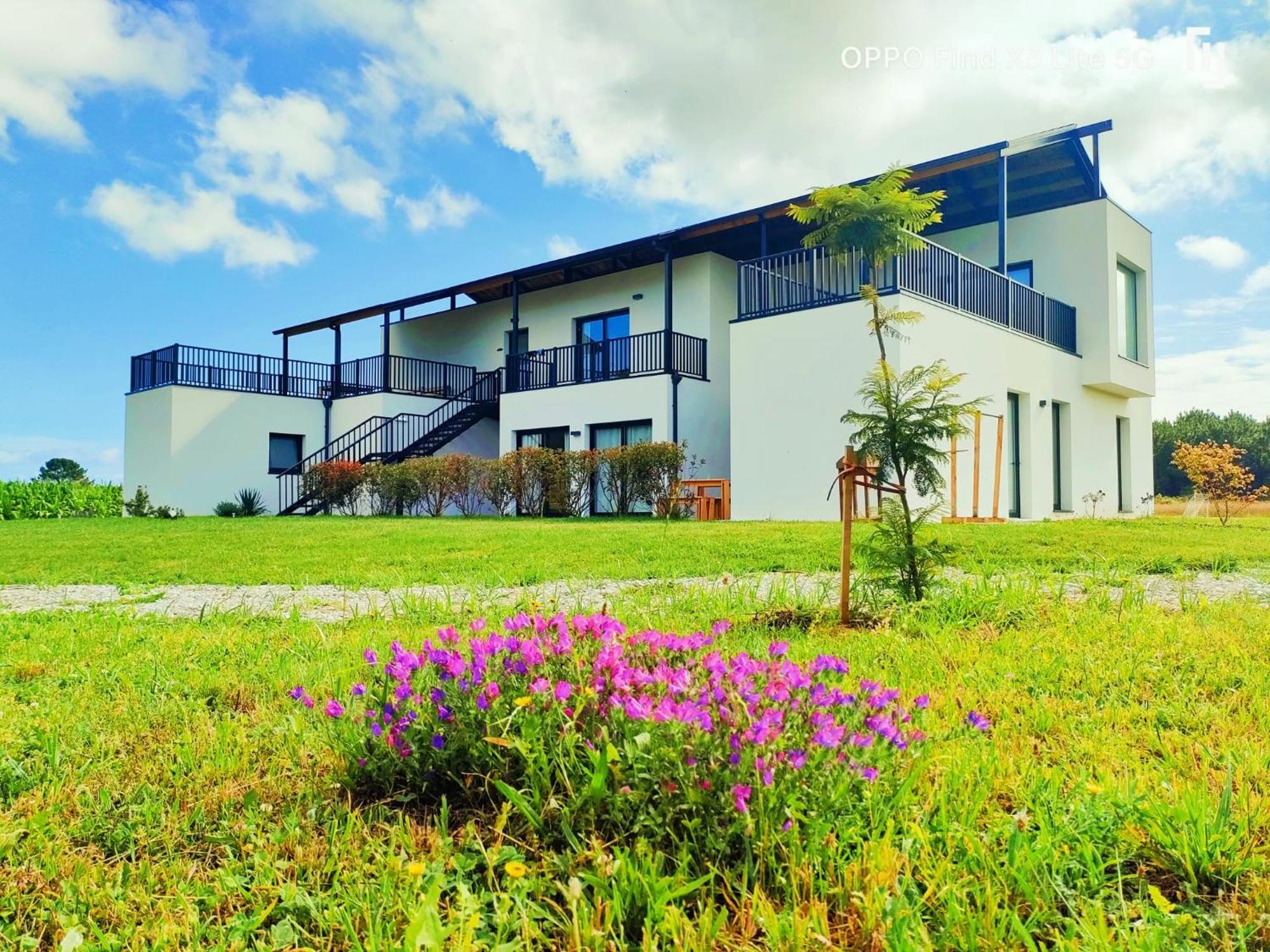 بيت شباب Anam Cara House Serantes  المظهر الخارجي الصورة